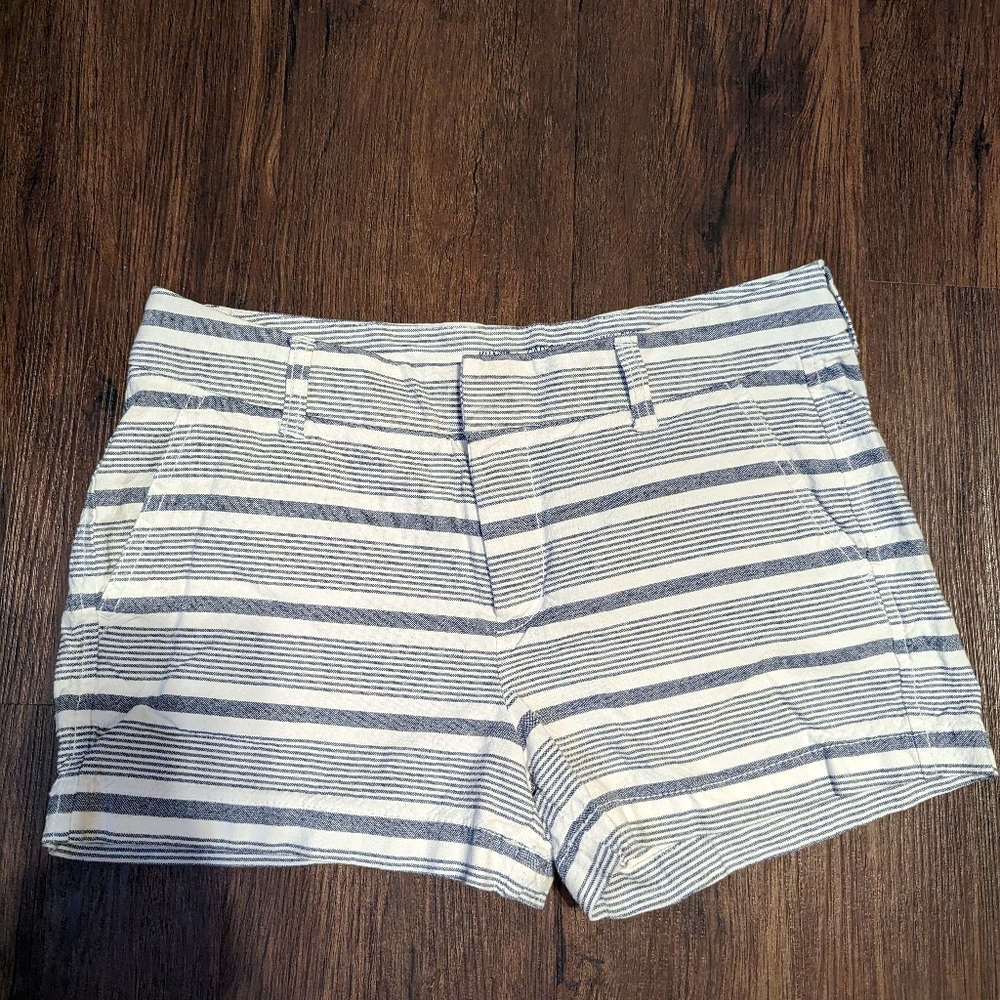 Khaki's by Gap Blue/white striped shorts